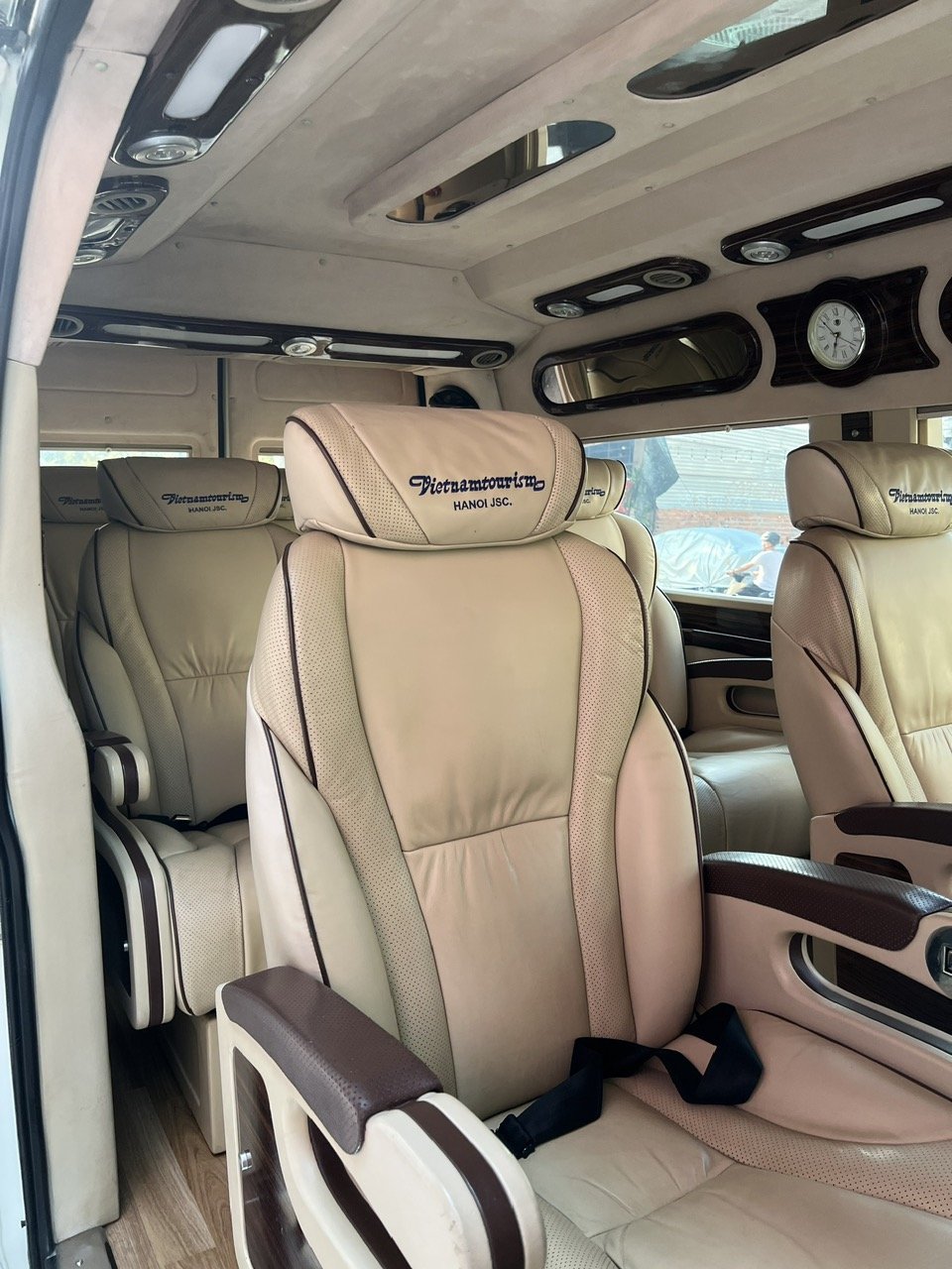 Thuê Xe Limousine Sài Gòn đi Cần Thơ Xe 9, 12, 14, 17.